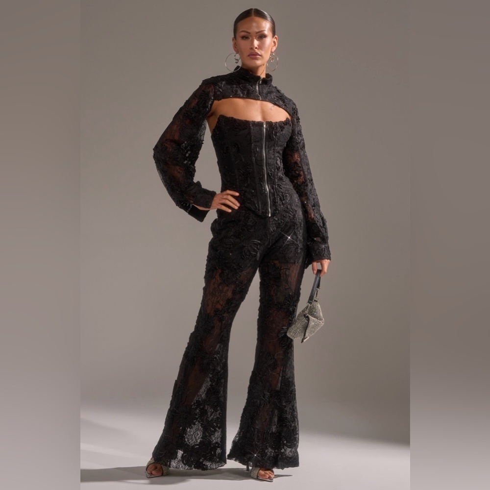 AKIRA Label Let It Go Lace Set